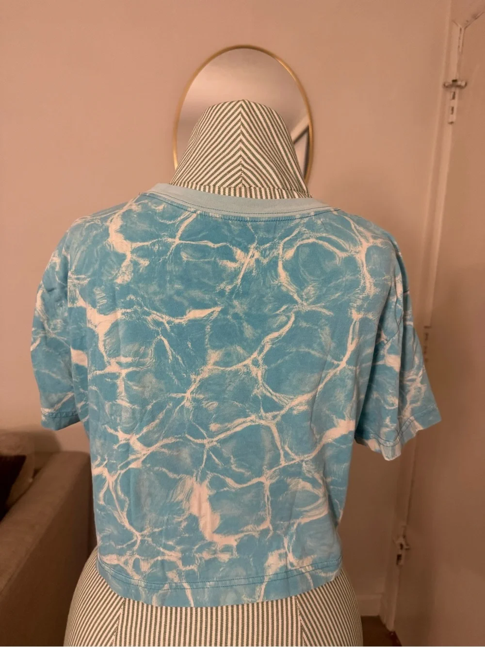 Nike Blue Water Print Cropped Graphic Tee Size Small